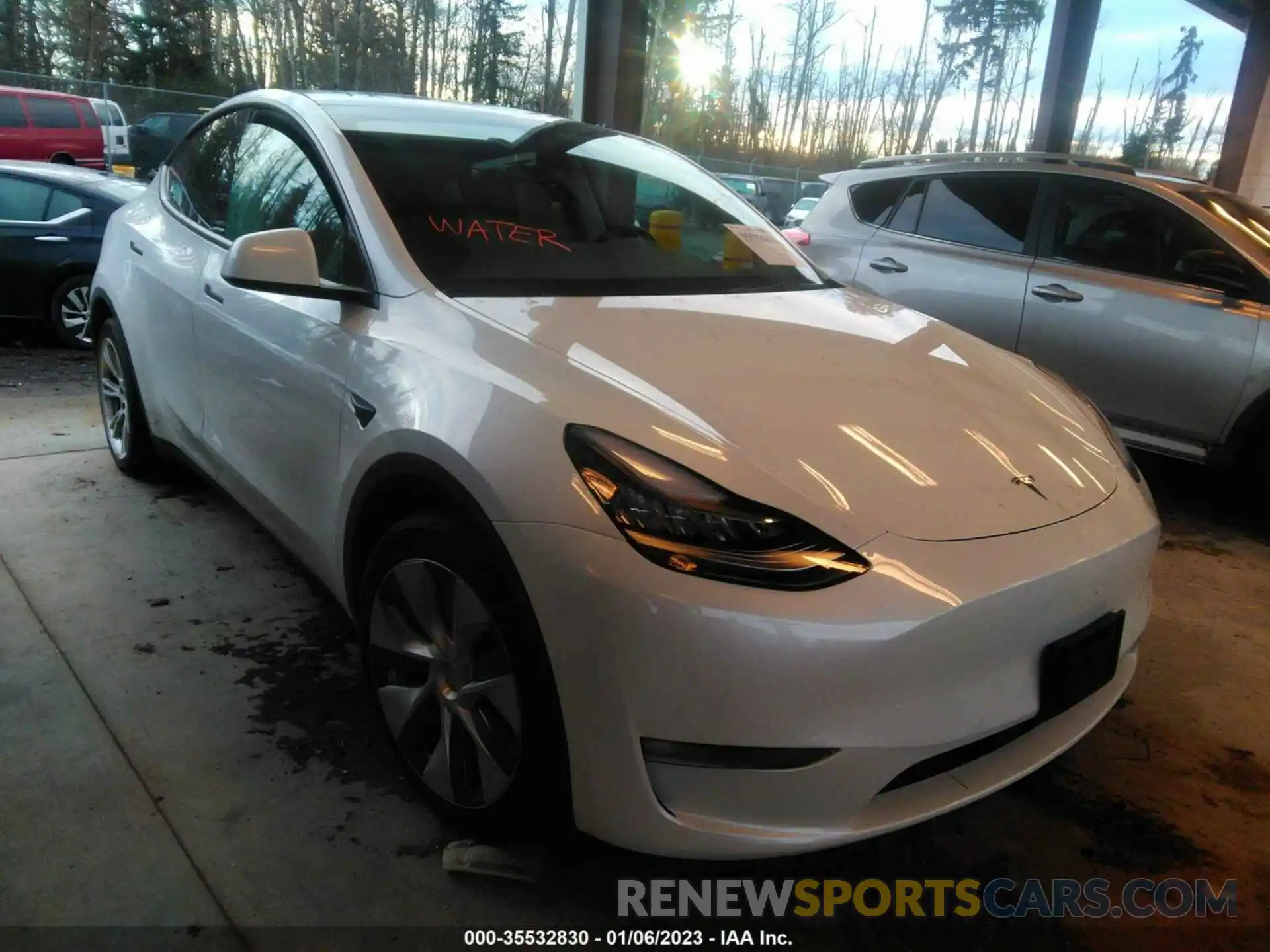 1 Photograph of a damaged car 5YJYGDEE9MF300511 TESLA MODEL Y 2021