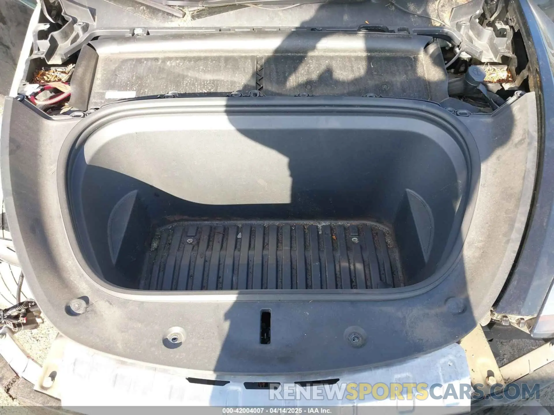 10 Photograph of a damaged car 5YJYGDEE9MF301903 TESLA MODEL Y 2021
