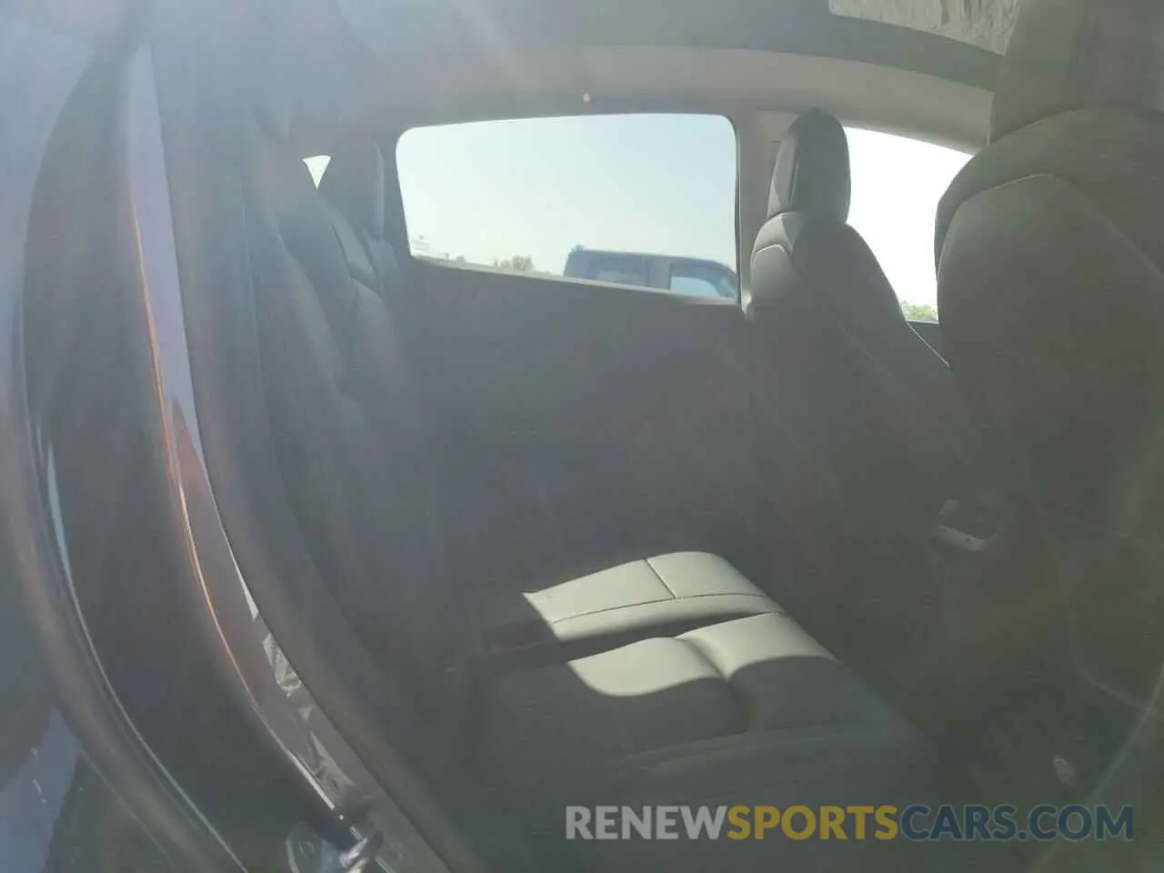 11 Photograph of a damaged car 5YJYGDEE9MF304607 TESLA MODEL Y 2021