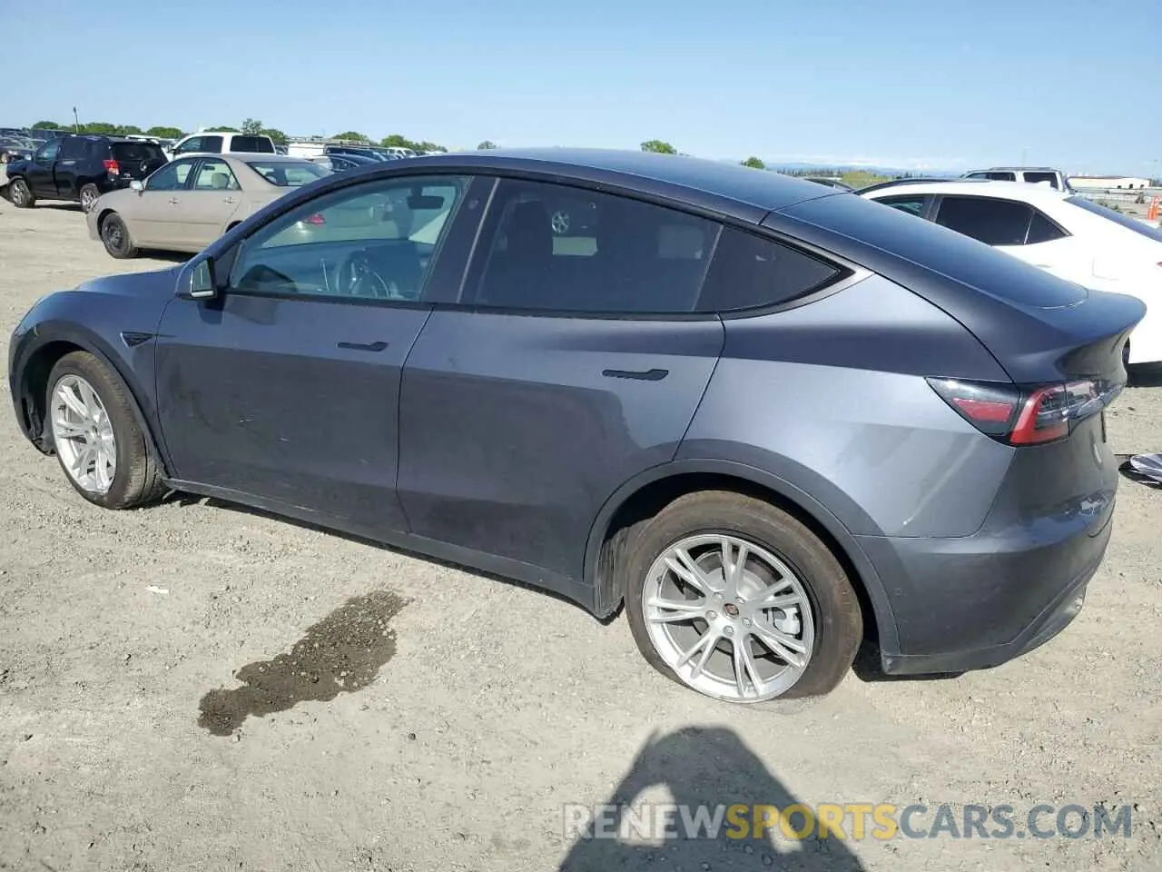 2 Photograph of a damaged car 5YJYGDEE9MF304607 TESLA MODEL Y 2021