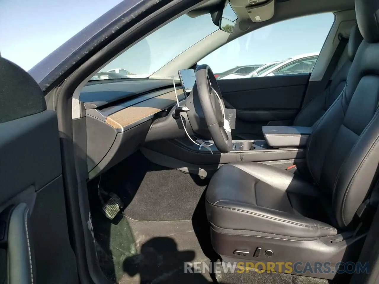 7 Photograph of a damaged car 5YJYGDEE9MF304607 TESLA MODEL Y 2021