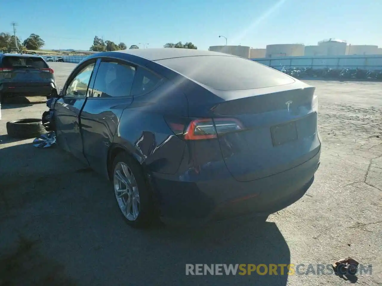 3 Photograph of a damaged car 5YJYGDEEXMF062510 TESLA MODEL Y 2021