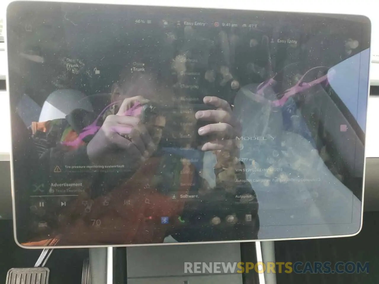 9 Photograph of a damaged car 5YJYGDEEXMF063219 TESLA MODEL Y 2021