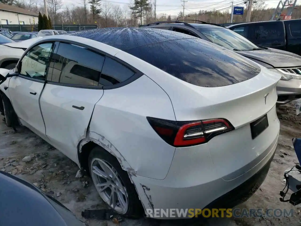 3 Photograph of a damaged car 5YJYGDEEXMF064483 TESLA MODEL Y 2021