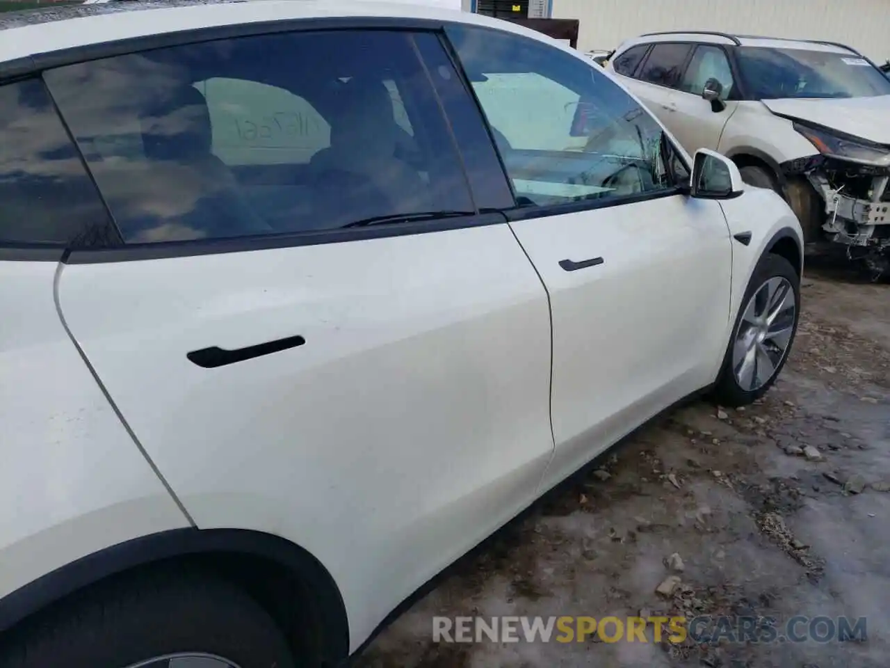 5 Photograph of a damaged car 5YJYGDEEXMF064483 TESLA MODEL Y 2021