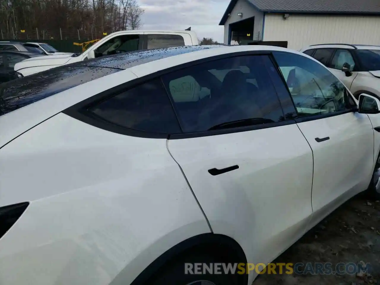 6 Photograph of a damaged car 5YJYGDEEXMF064483 TESLA MODEL Y 2021