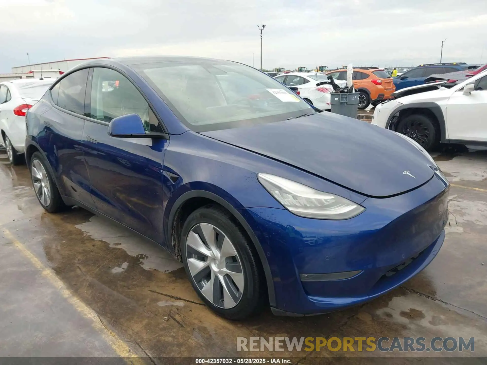 1 Photograph of a damaged car 5YJYGDEEXMF066671 TESLA MODEL Y 2021
