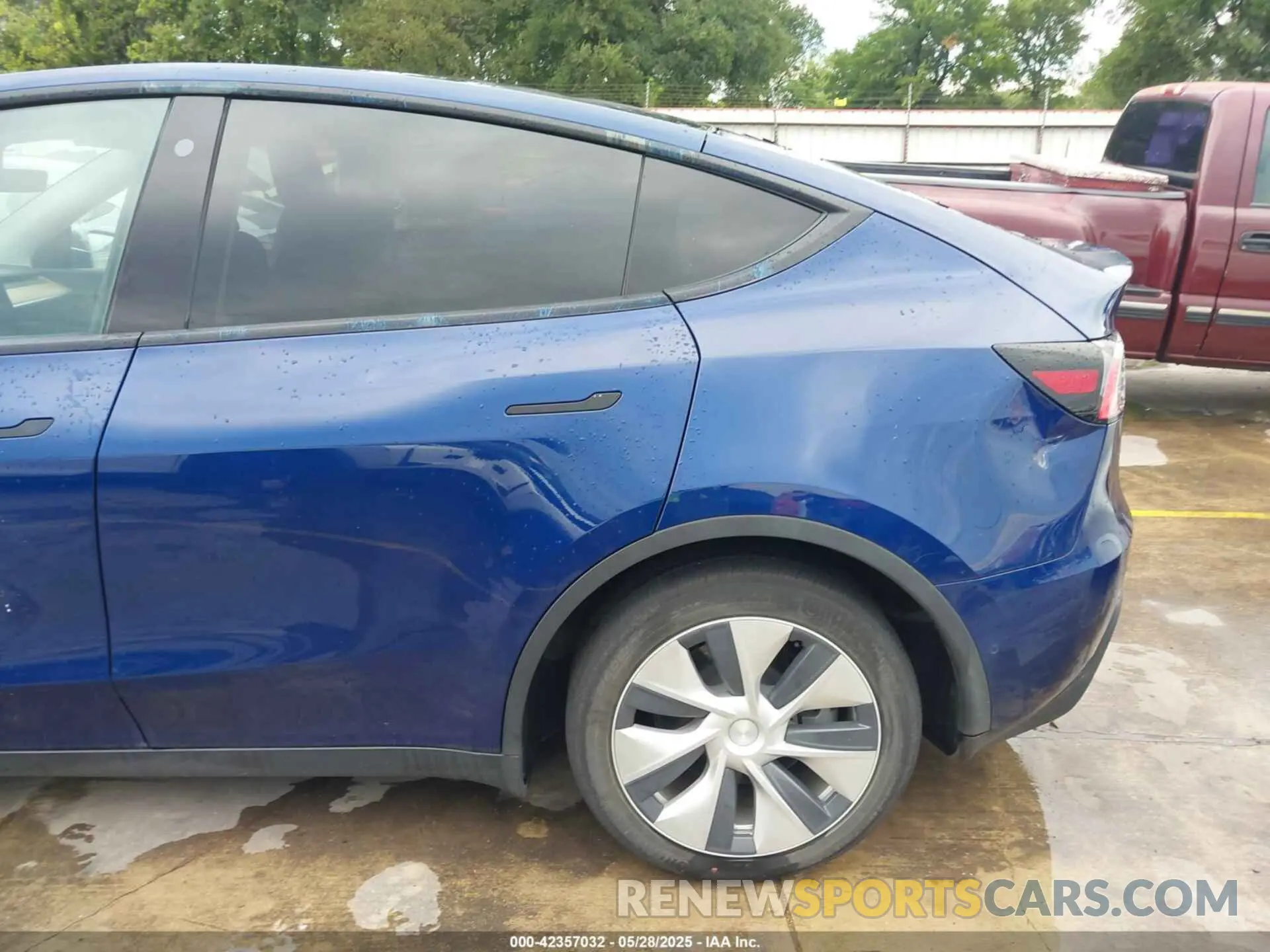 20 Photograph of a damaged car 5YJYGDEEXMF066671 TESLA MODEL Y 2021