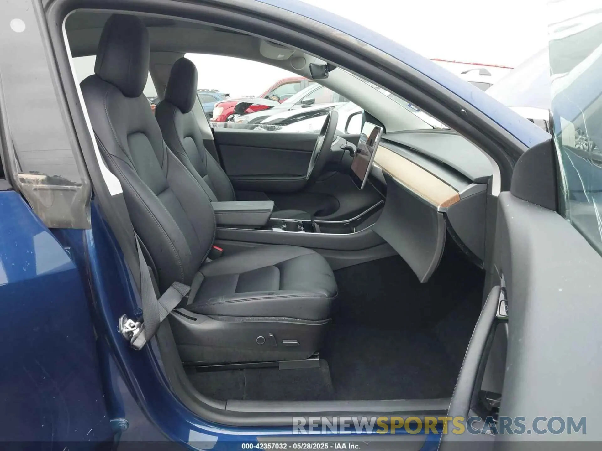 5 Photograph of a damaged car 5YJYGDEEXMF066671 TESLA MODEL Y 2021