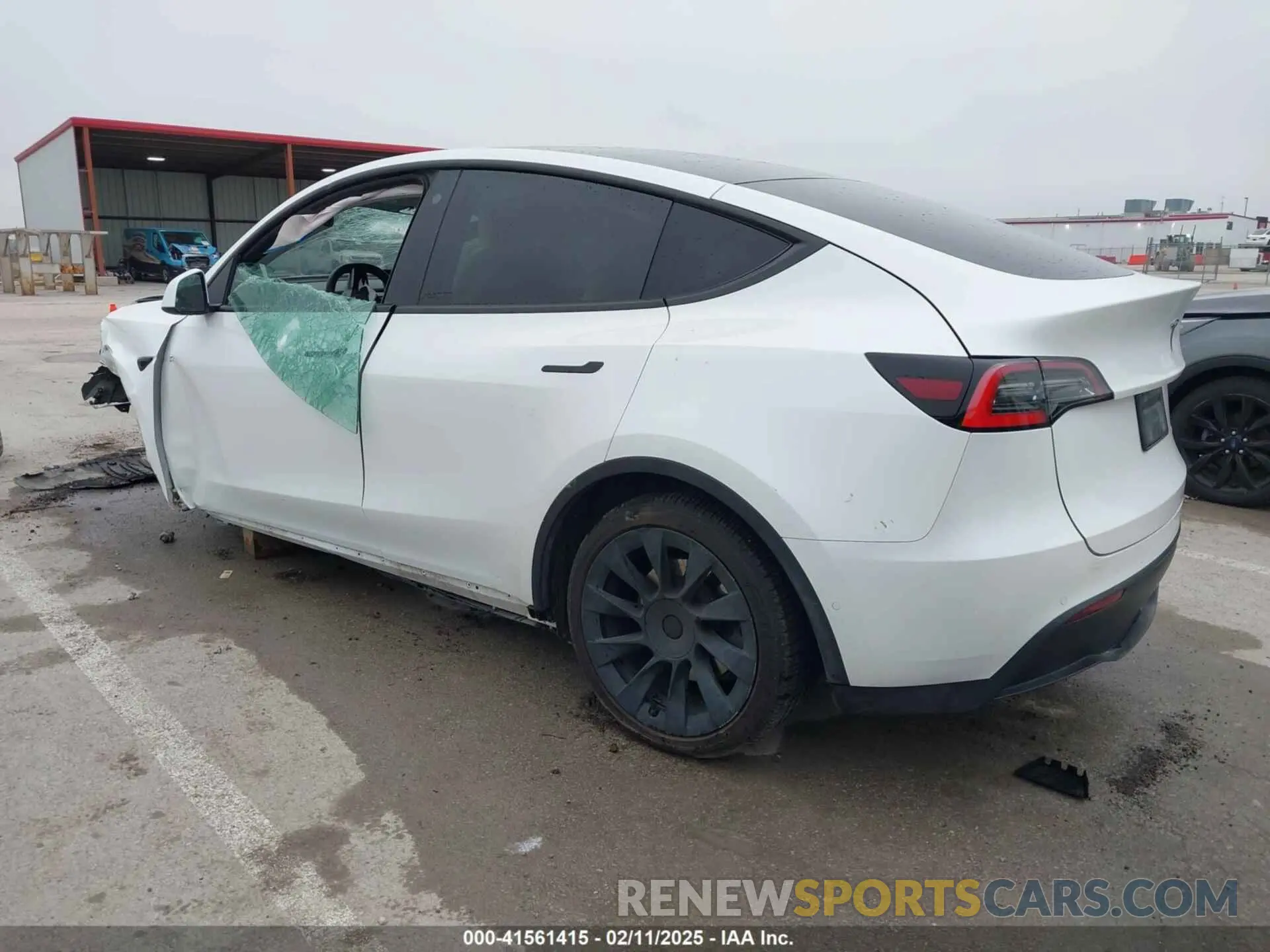 3 Photograph of a damaged car 5YJYGDEEXMF071157 TESLA MODEL Y 2021
