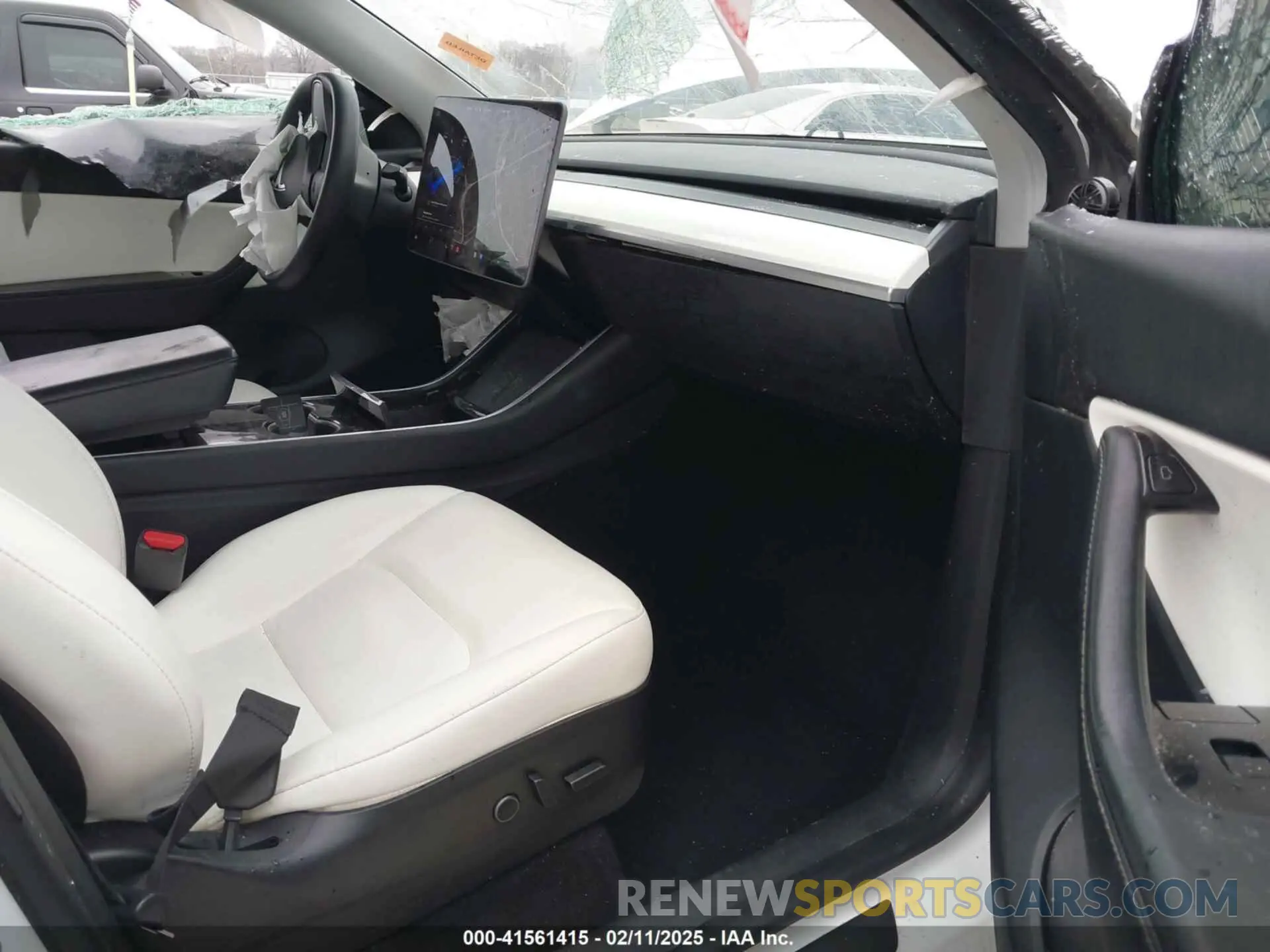 5 Photograph of a damaged car 5YJYGDEEXMF071157 TESLA MODEL Y 2021