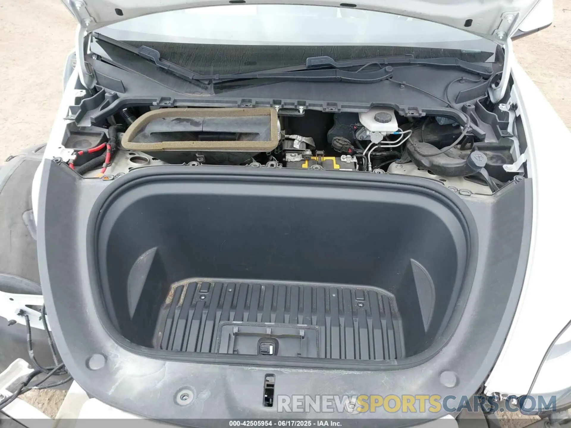 10 Photograph of a damaged car 5YJYGDEEXMF071692 TESLA MODEL Y 2021