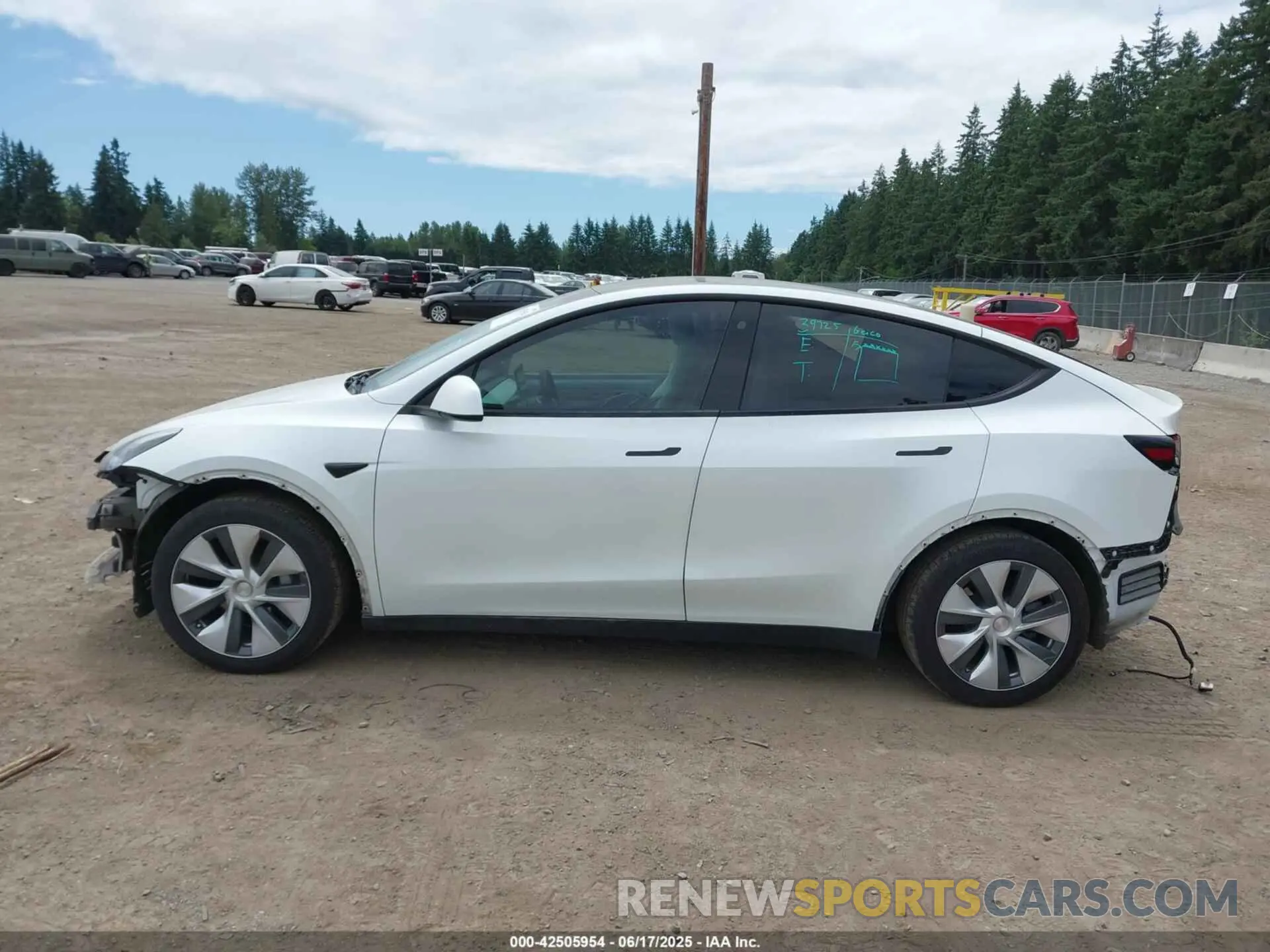 15 Photograph of a damaged car 5YJYGDEEXMF071692 TESLA MODEL Y 2021