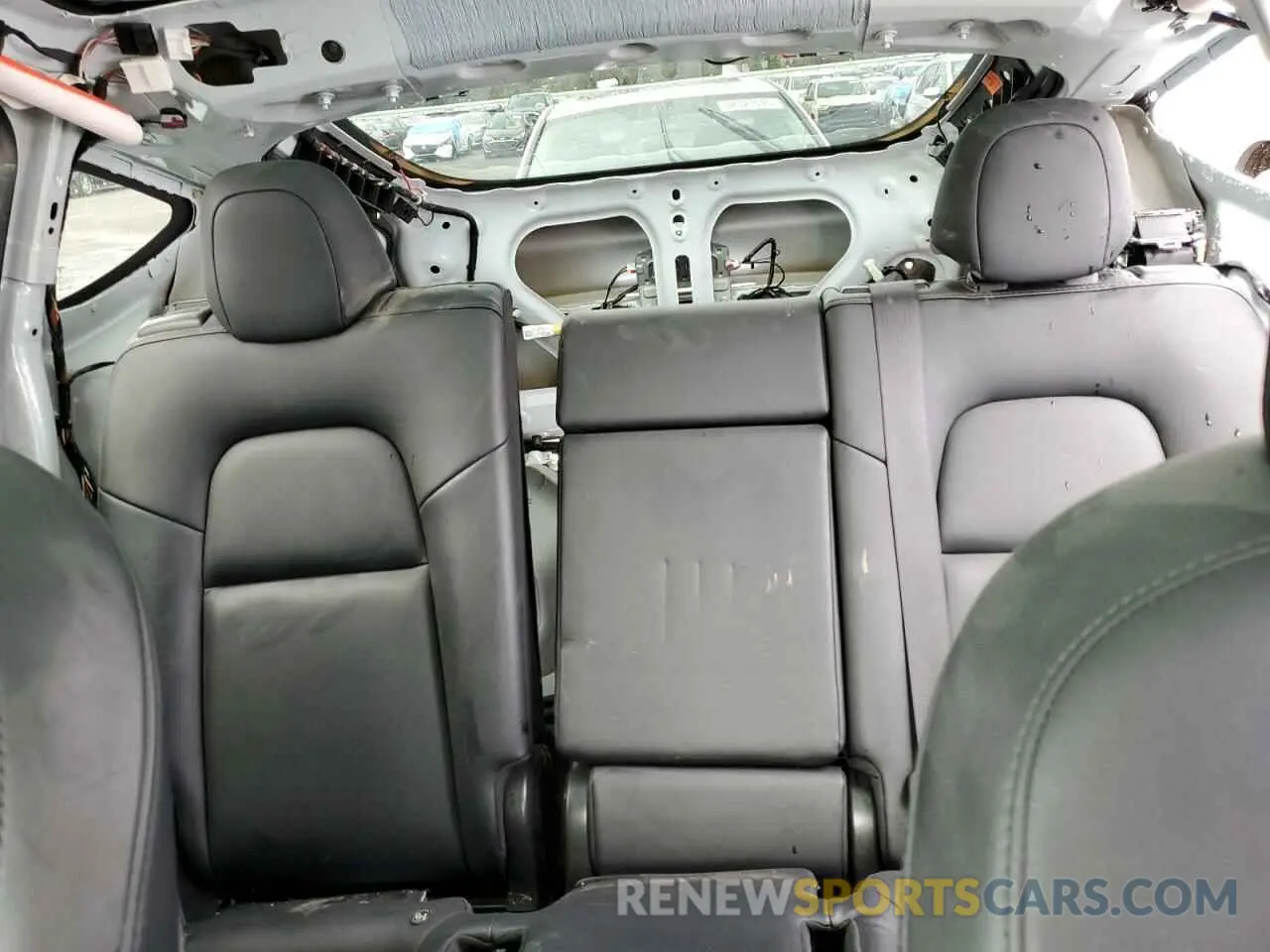 10 Photograph of a damaged car 5YJYGDEEXMF079761 TESLA MODEL Y 2021