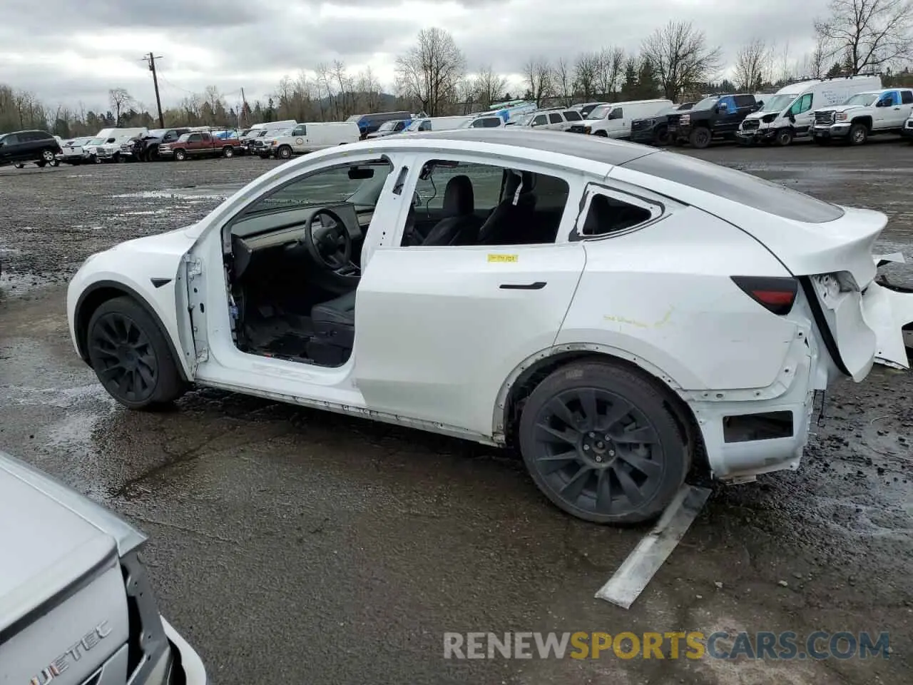 2 Photograph of a damaged car 5YJYGDEEXMF079761 TESLA MODEL Y 2021