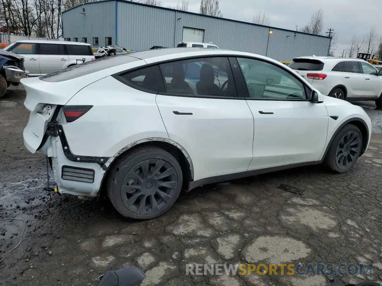 3 Photograph of a damaged car 5YJYGDEEXMF079761 TESLA MODEL Y 2021