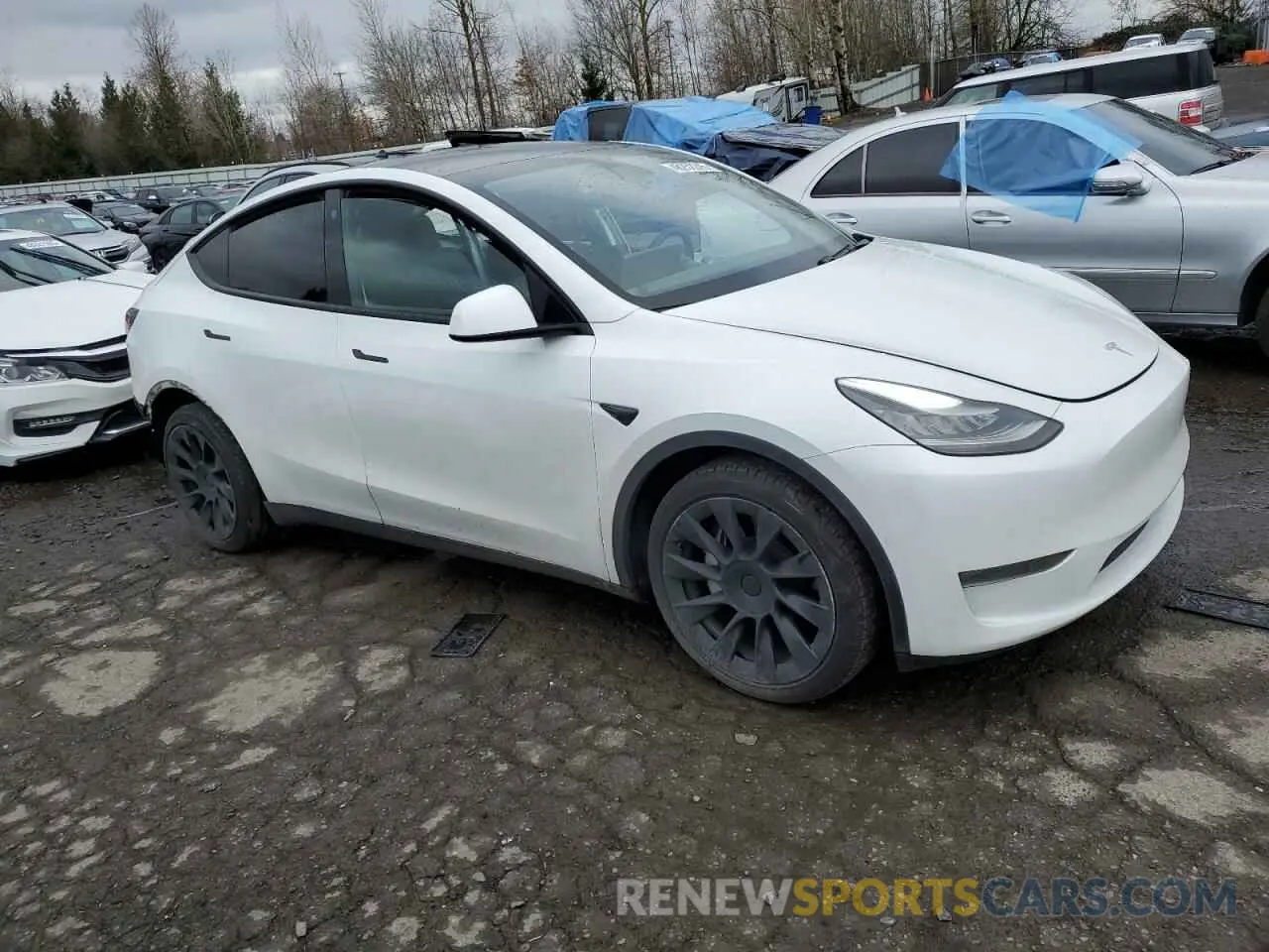 4 Photograph of a damaged car 5YJYGDEEXMF079761 TESLA MODEL Y 2021