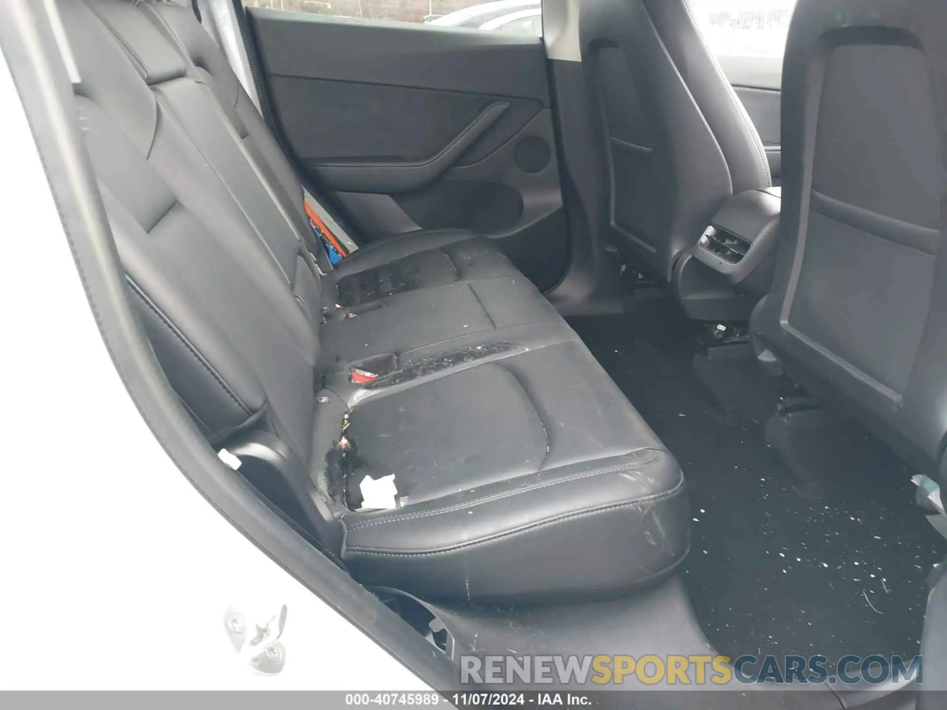 8 Photograph of a damaged car 5YJYGDEEXMF083289 TESLA MODEL Y 2021