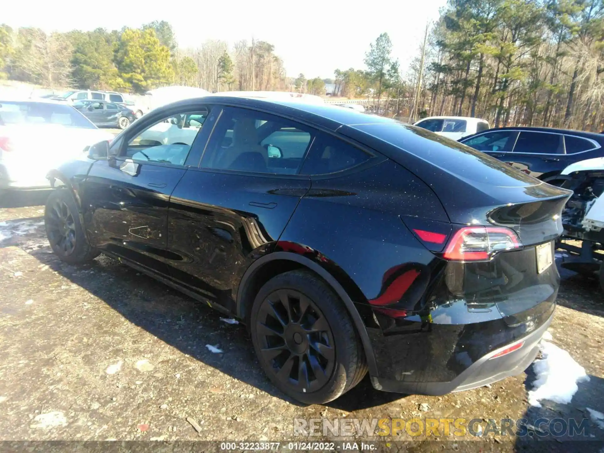 3 Photograph of a damaged car 5YJYGDEEXMF083339 TESLA MODEL Y 2021