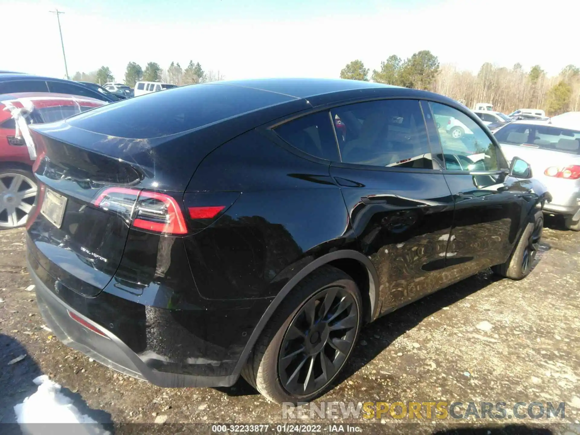 4 Photograph of a damaged car 5YJYGDEEXMF083339 TESLA MODEL Y 2021