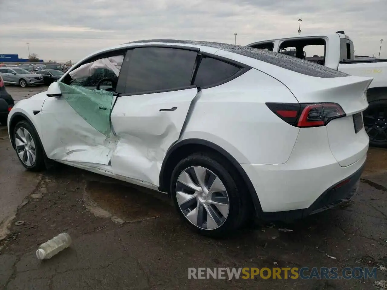 2 Photograph of a damaged car 5YJYGDEEXMF083826 TESLA MODEL Y 2021