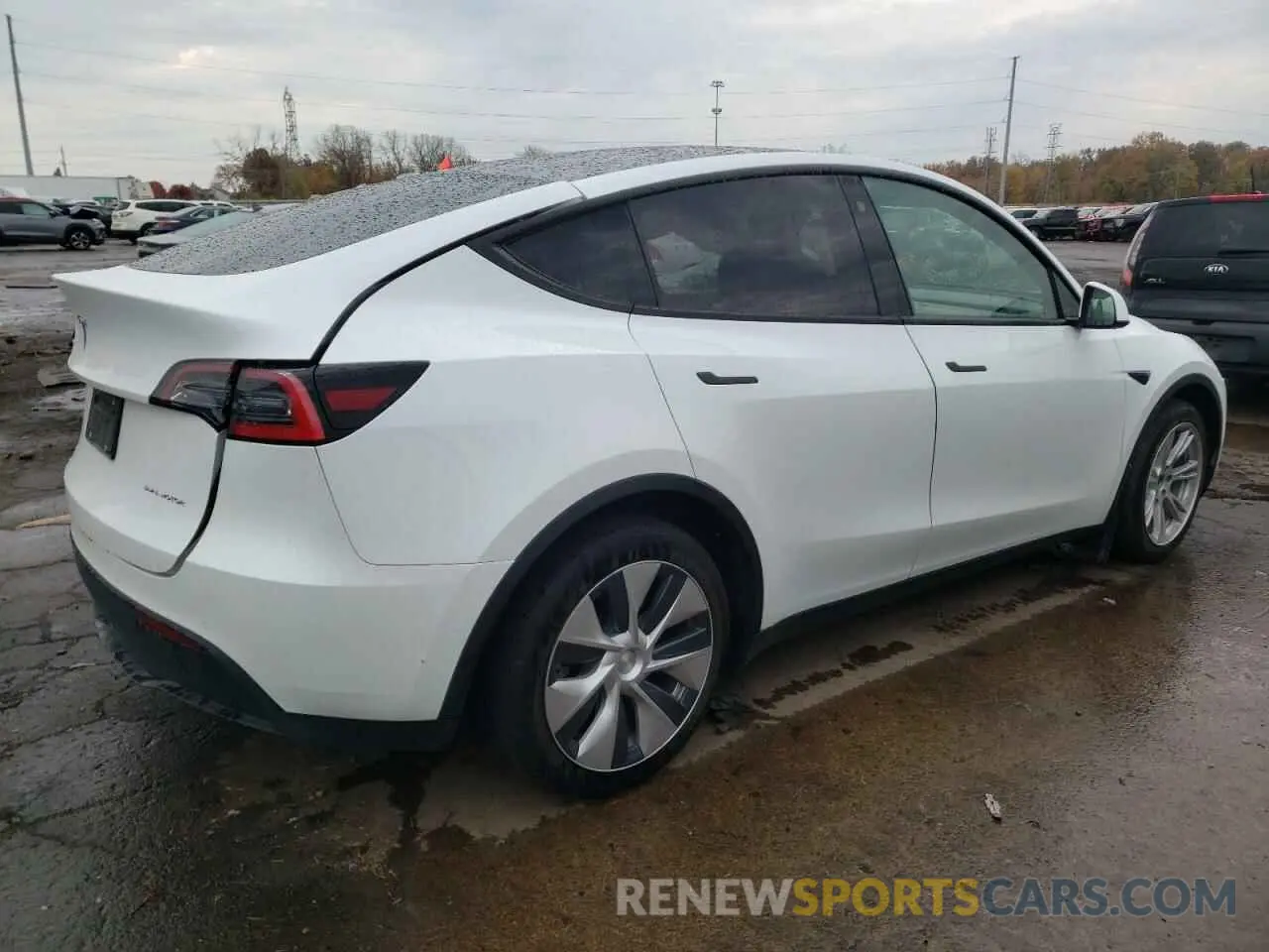 3 Photograph of a damaged car 5YJYGDEEXMF083826 TESLA MODEL Y 2021