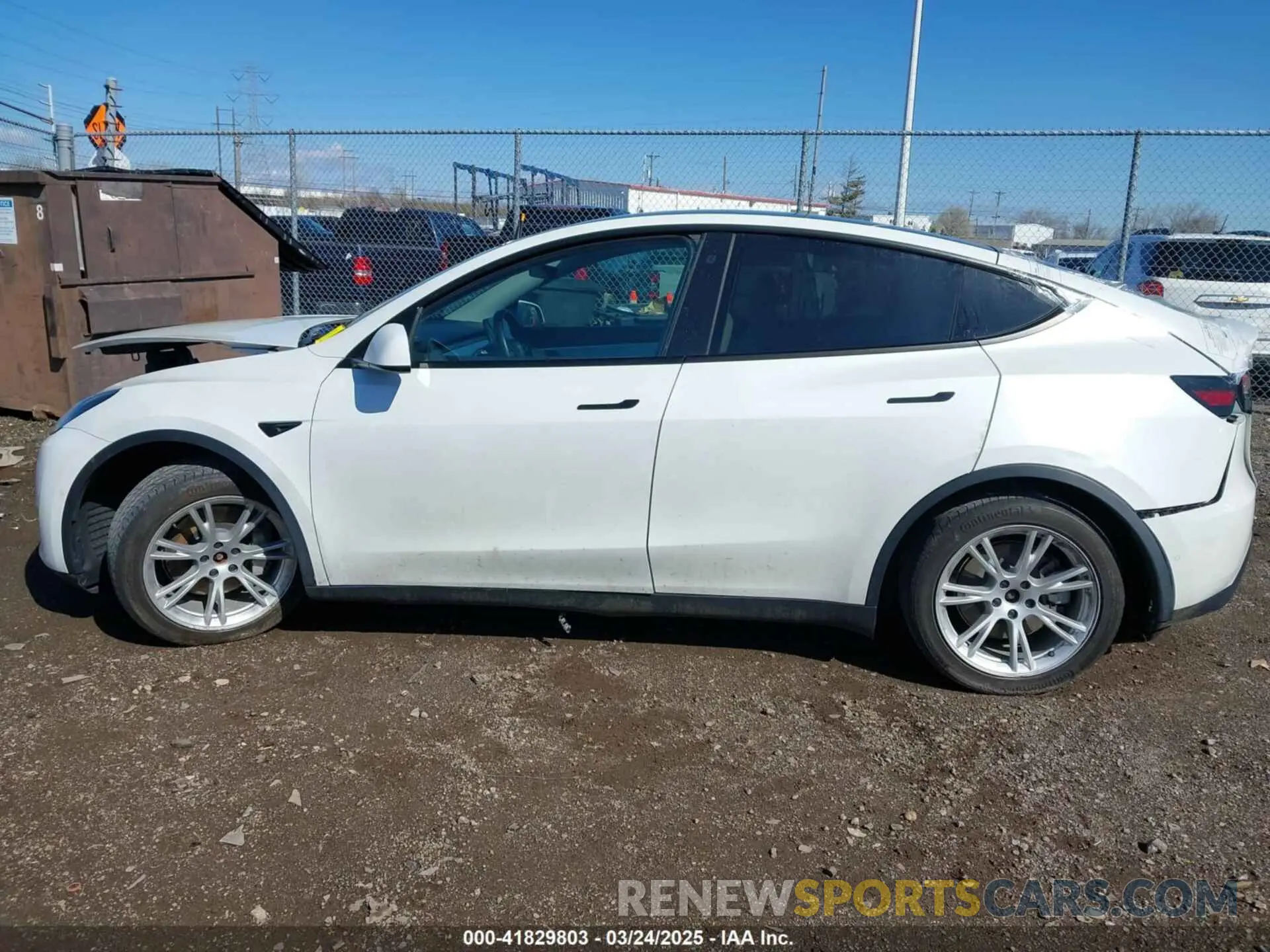 15 Photograph of a damaged car 5YJYGDEEXMF085530 TESLA MODEL Y 2021