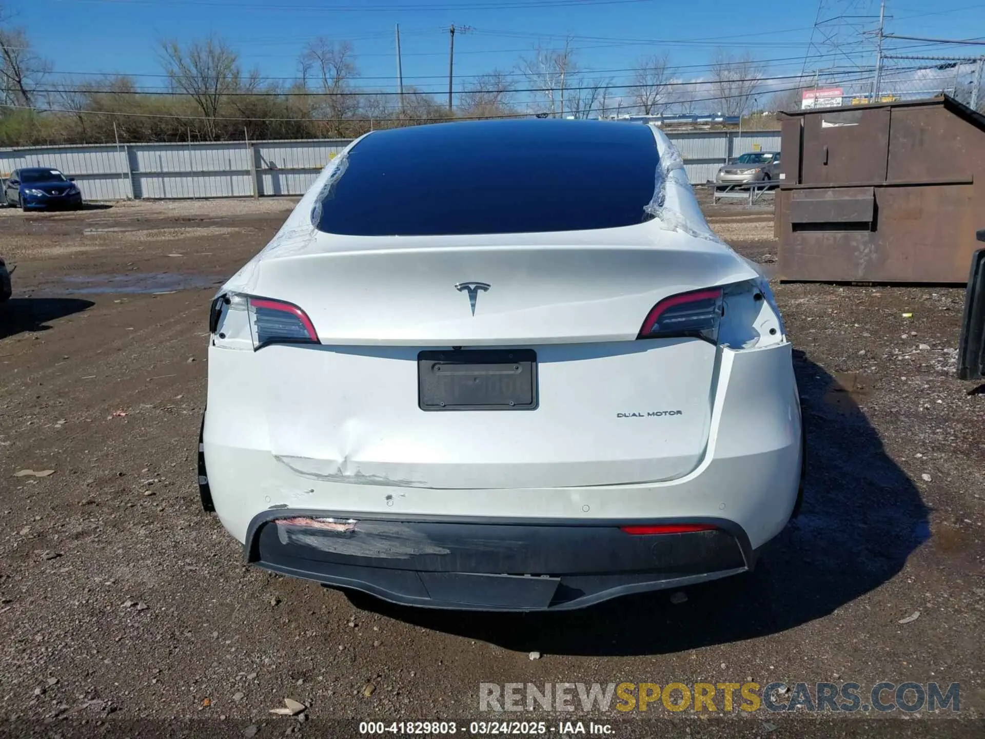 17 Photograph of a damaged car 5YJYGDEEXMF085530 TESLA MODEL Y 2021