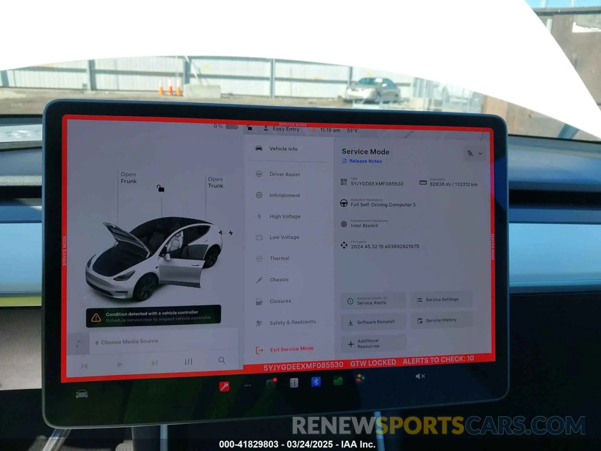 19 Photograph of a damaged car 5YJYGDEEXMF085530 TESLA MODEL Y 2021