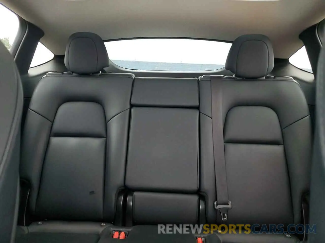 10 Photograph of a damaged car 5YJYGDEEXMF086032 TESLA MODEL Y 2021