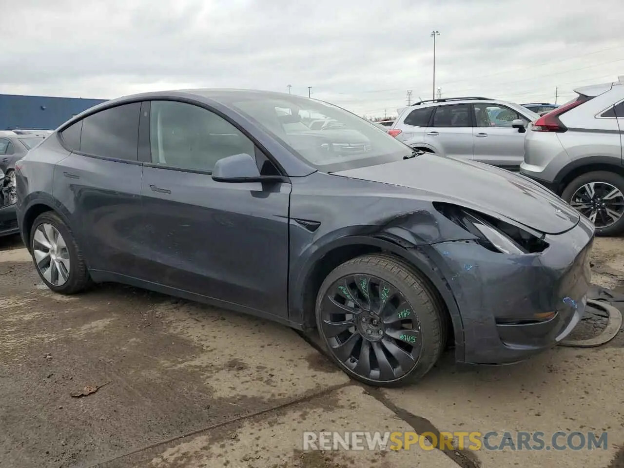 4 Photograph of a damaged car 5YJYGDEEXMF086032 TESLA MODEL Y 2021