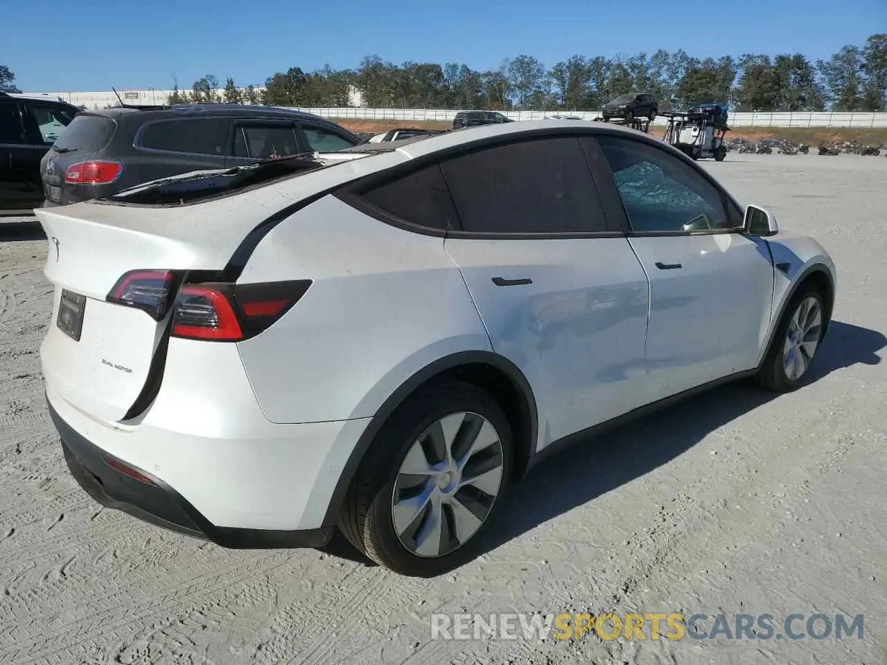 3 Photograph of a damaged car 5YJYGDEEXMF086337 TESLA MODEL Y 2021