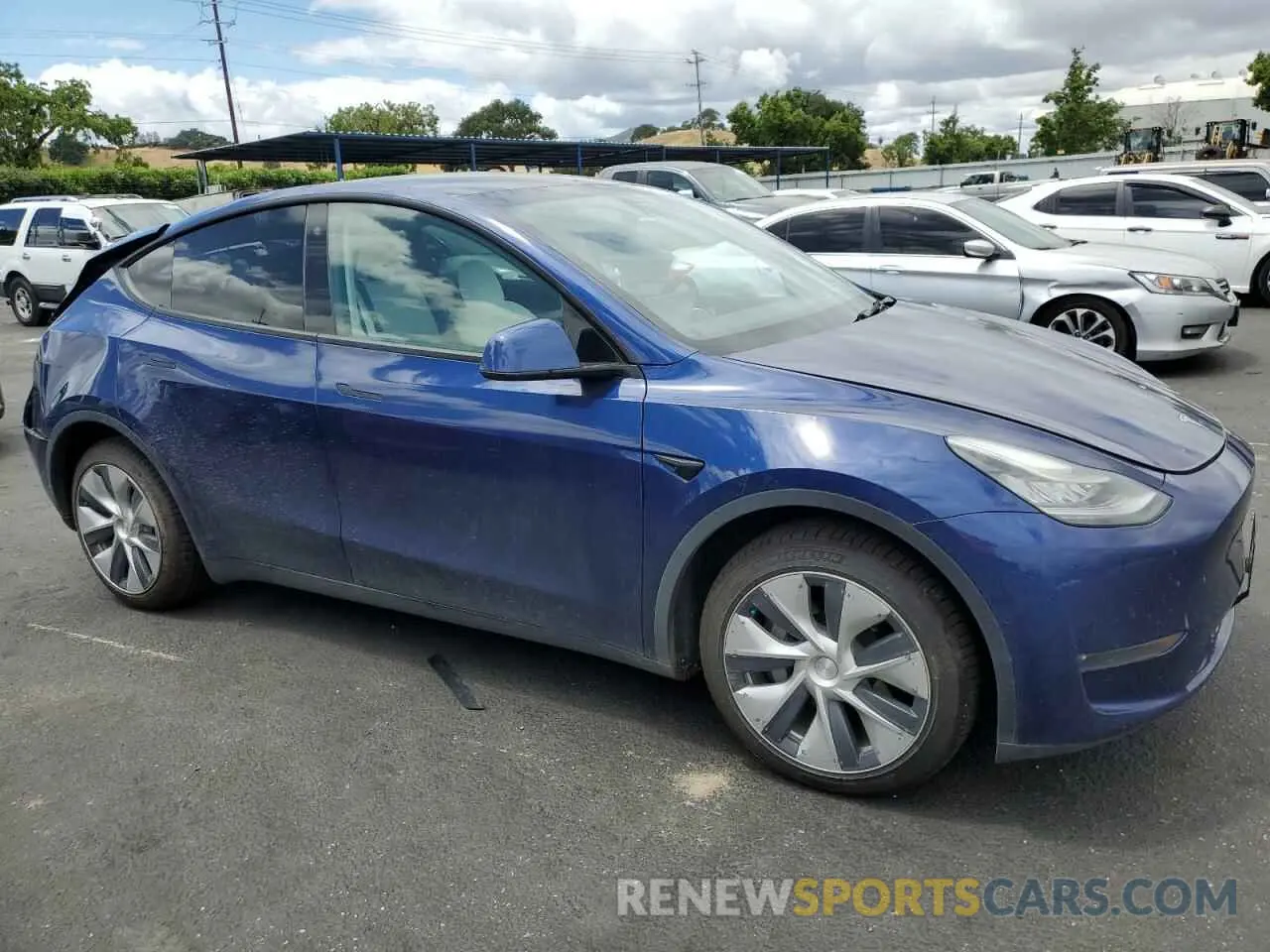 4 Photograph of a damaged car 5YJYGDEEXMF090050 TESLA MODEL Y 2021