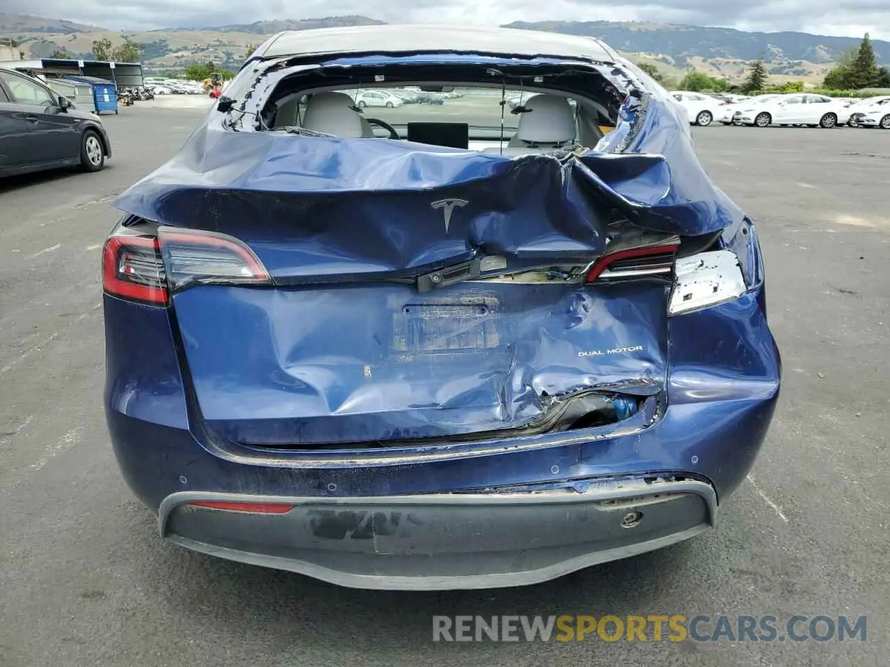 6 Photograph of a damaged car 5YJYGDEEXMF090050 TESLA MODEL Y 2021