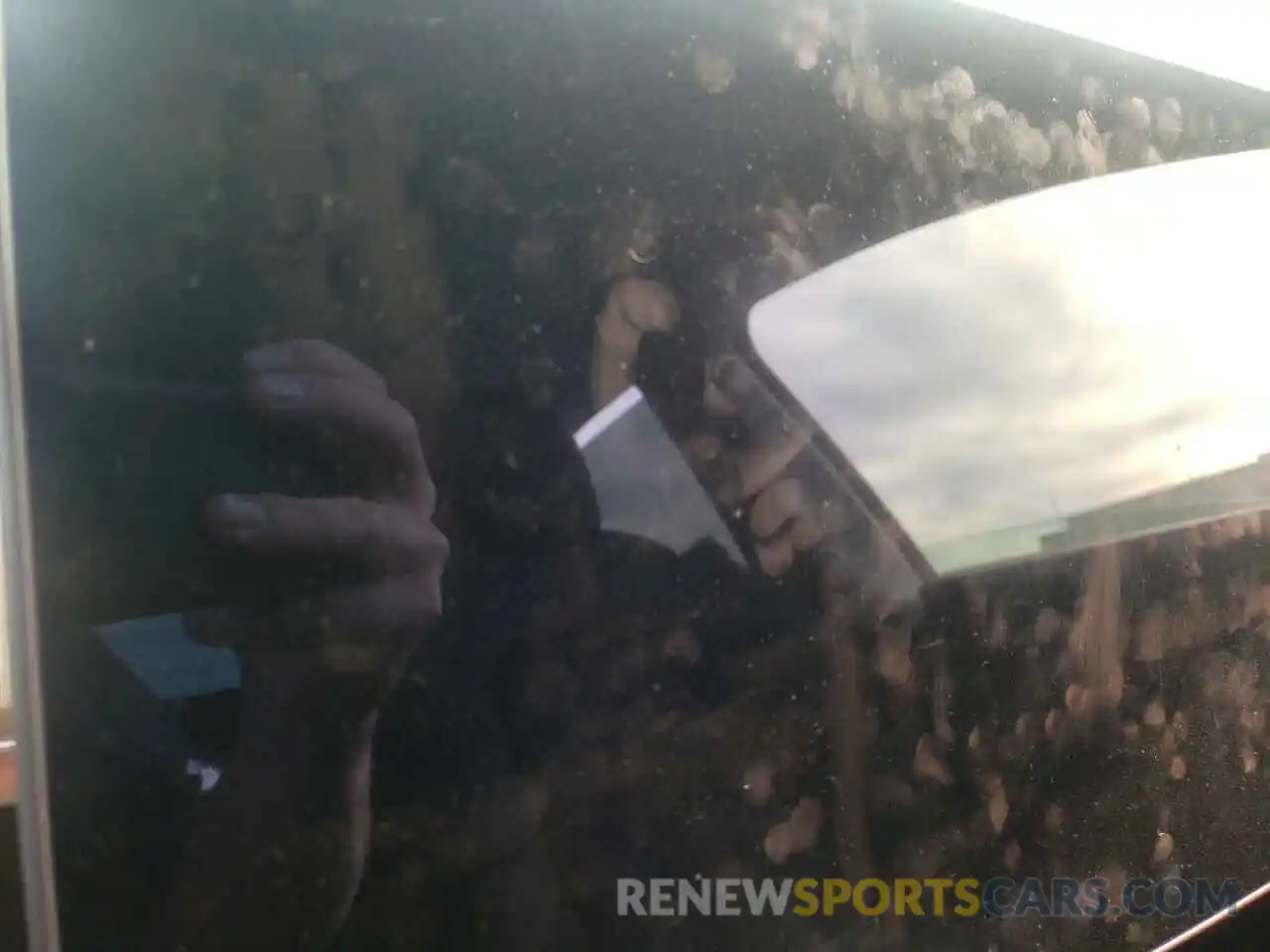 8 Photograph of a damaged car 5YJYGDEEXMF090565 TESLA MODEL Y 2021