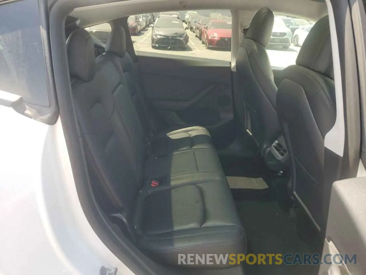 10 Photograph of a damaged car 5YJYGDEEXMF092137 TESLA MODEL Y 2021