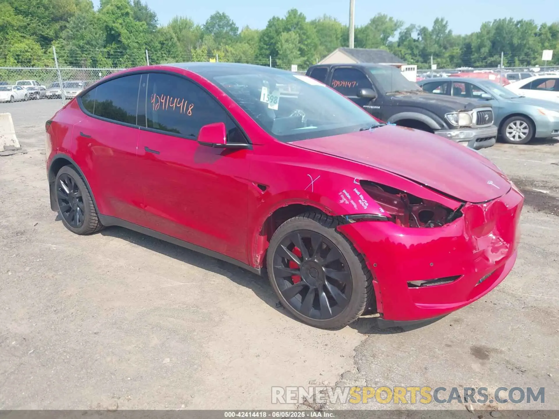 1 Photograph of a damaged car 5YJYGDEEXMF092431 TESLA MODEL Y 2021