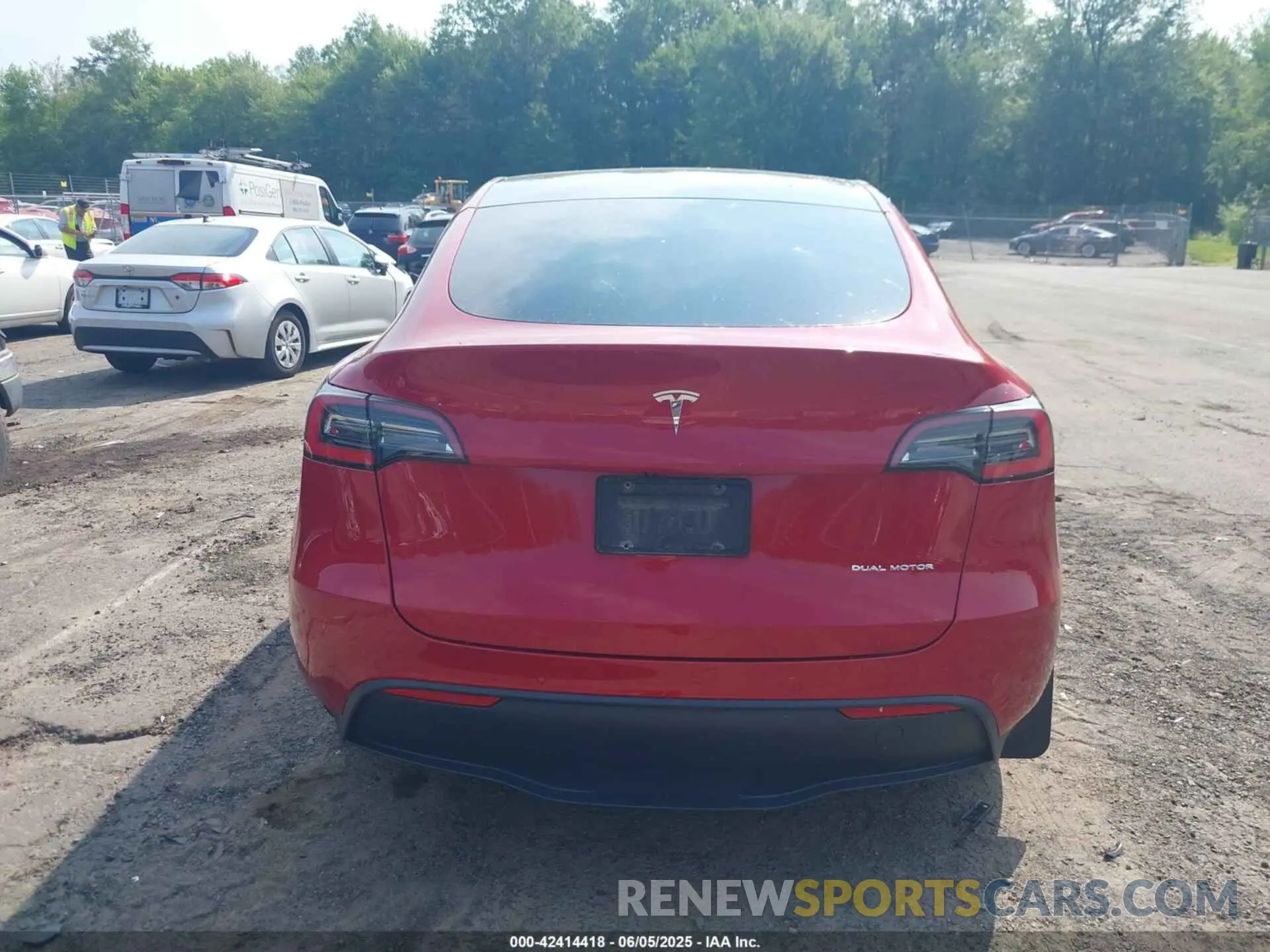 16 Photograph of a damaged car 5YJYGDEEXMF092431 TESLA MODEL Y 2021