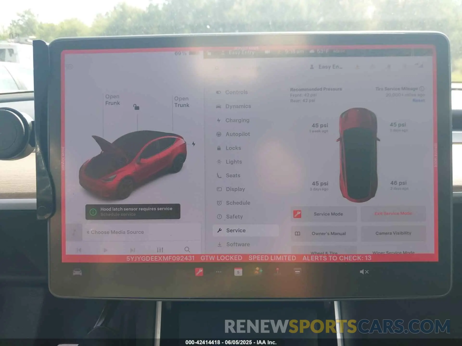 18 Photograph of a damaged car 5YJYGDEEXMF092431 TESLA MODEL Y 2021