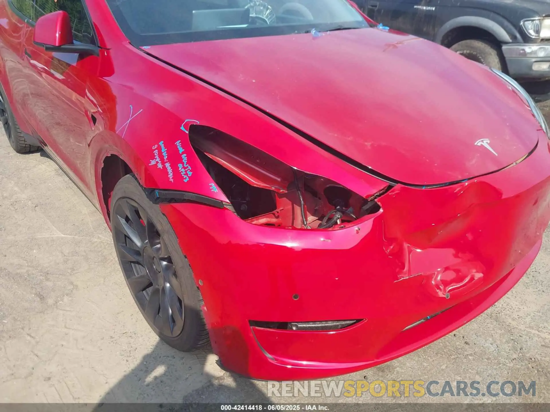 6 Photograph of a damaged car 5YJYGDEEXMF092431 TESLA MODEL Y 2021