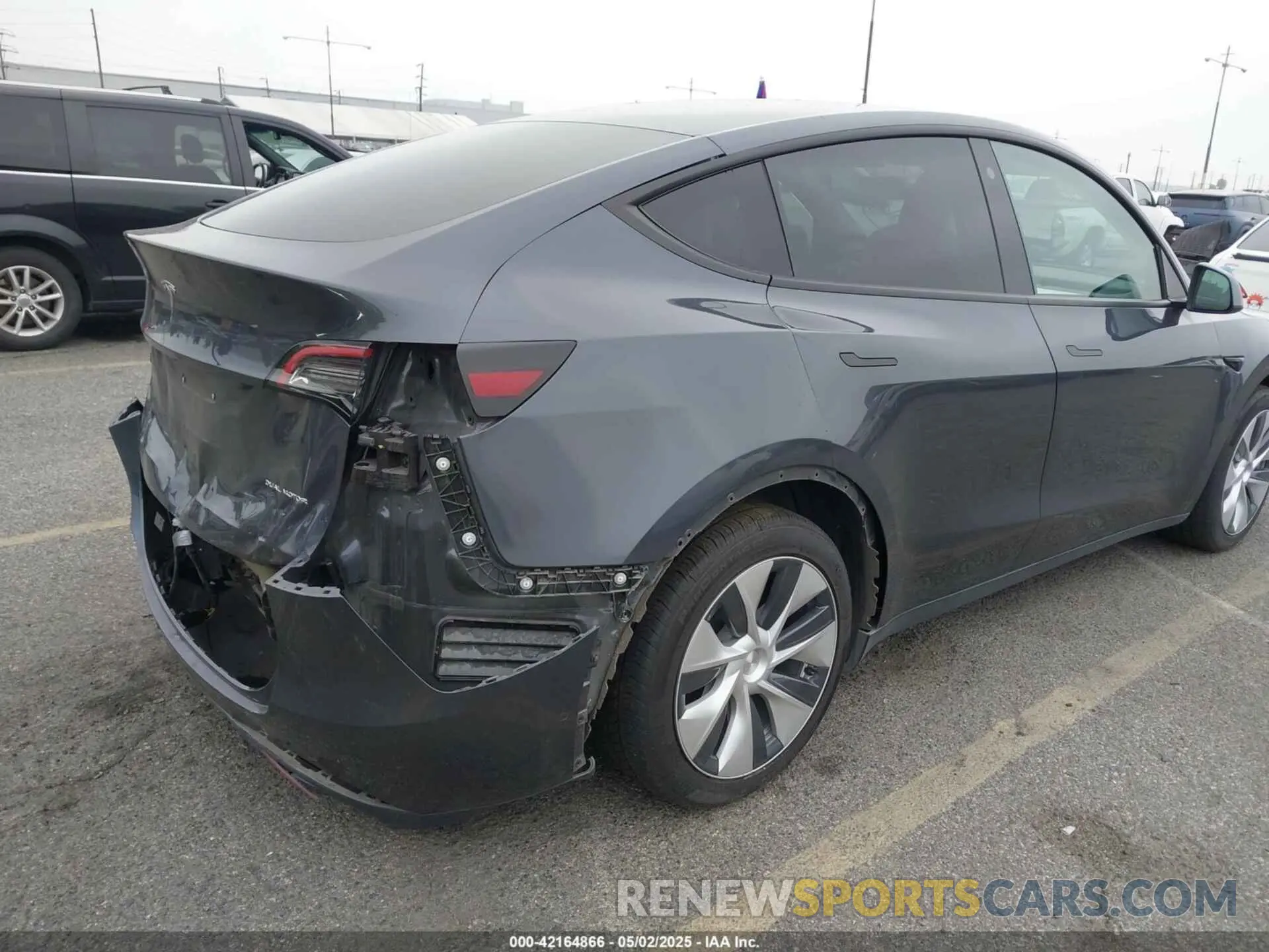 20 Photograph of a damaged car 5YJYGDEEXMF092901 TESLA MODEL Y 2021