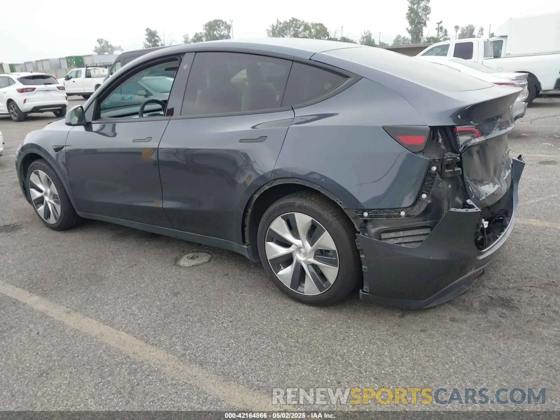 3 Photograph of a damaged car 5YJYGDEEXMF092901 TESLA MODEL Y 2021