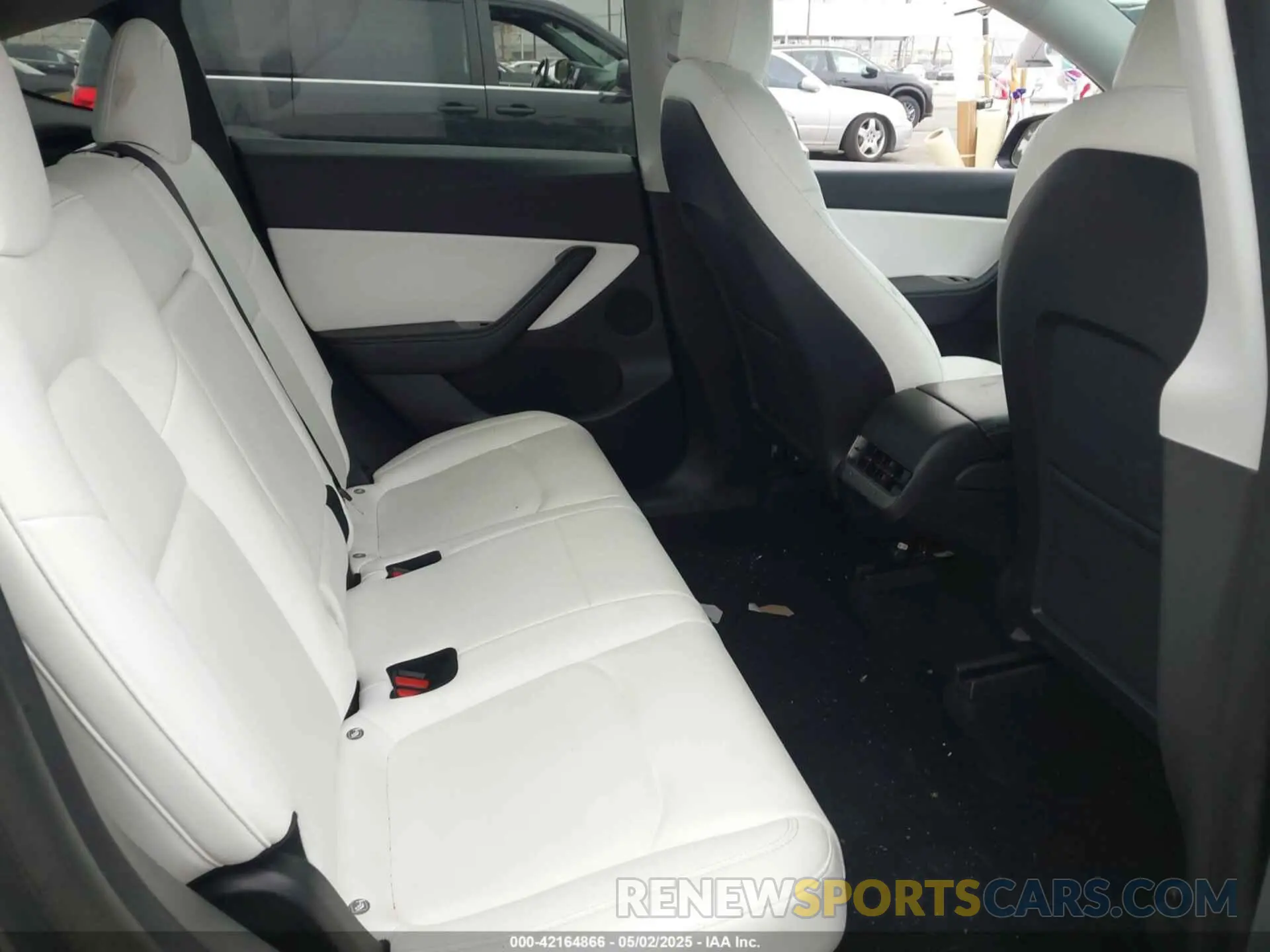 8 Photograph of a damaged car 5YJYGDEEXMF092901 TESLA MODEL Y 2021