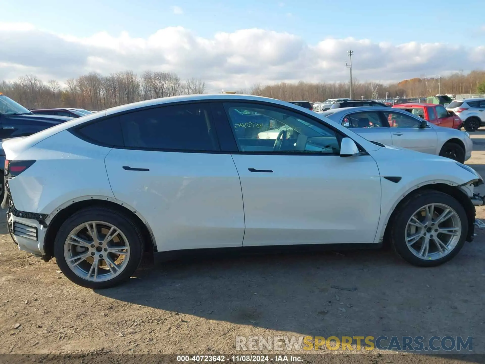14 Photograph of a damaged car 5YJYGDEEXMF098665 TESLA MODEL Y 2021