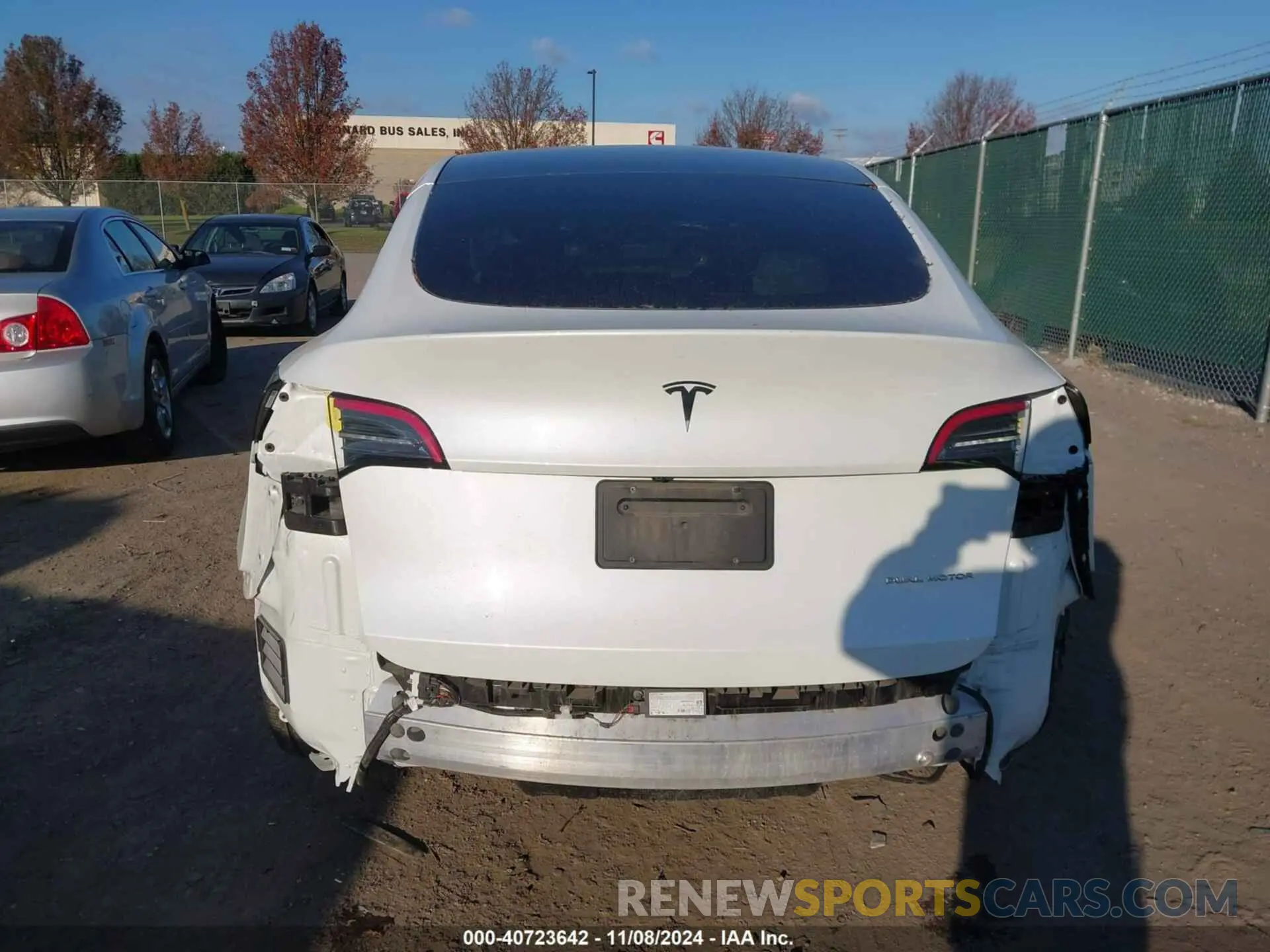 17 Photograph of a damaged car 5YJYGDEEXMF098665 TESLA MODEL Y 2021