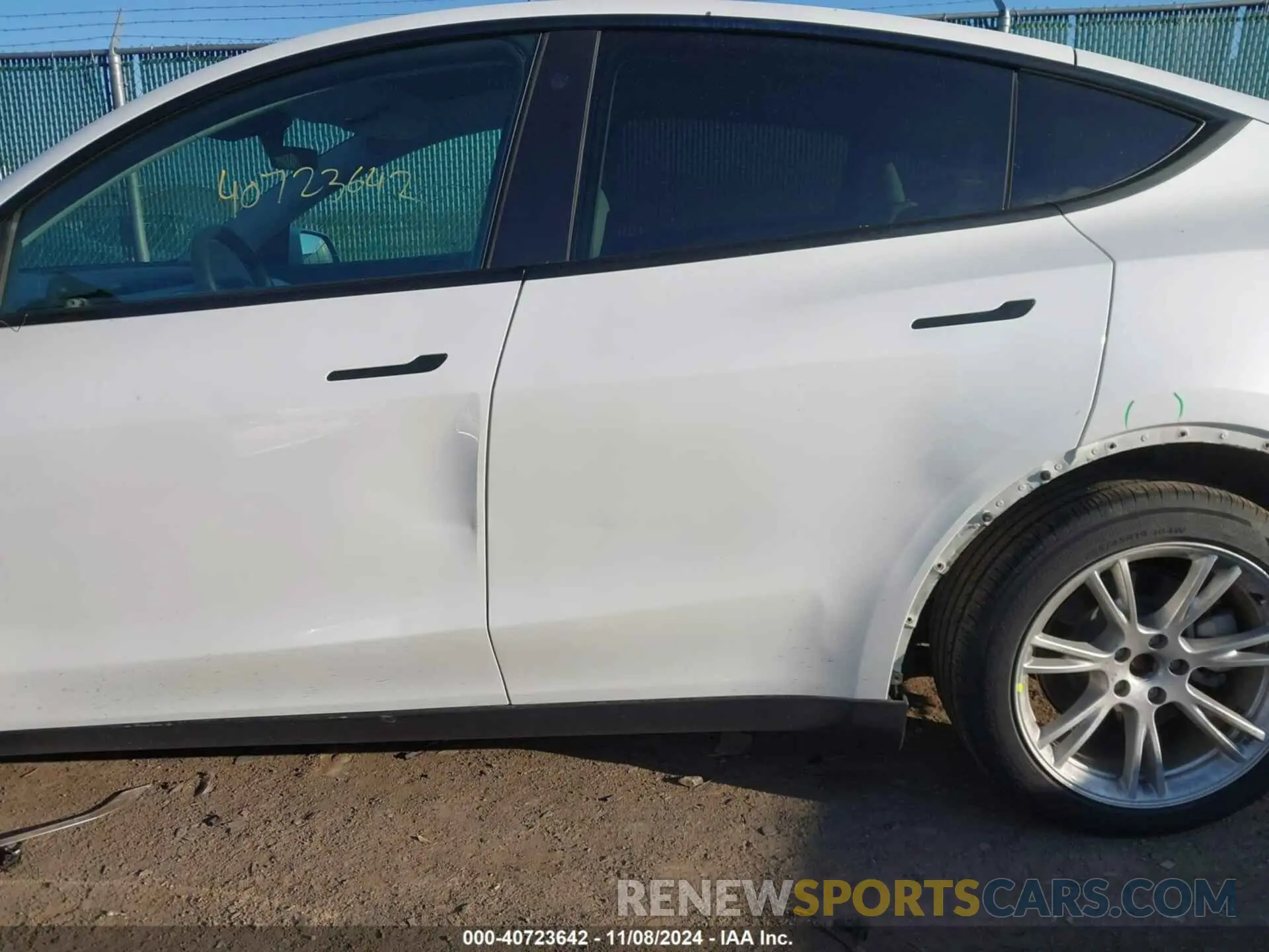 20 Photograph of a damaged car 5YJYGDEEXMF098665 TESLA MODEL Y 2021
