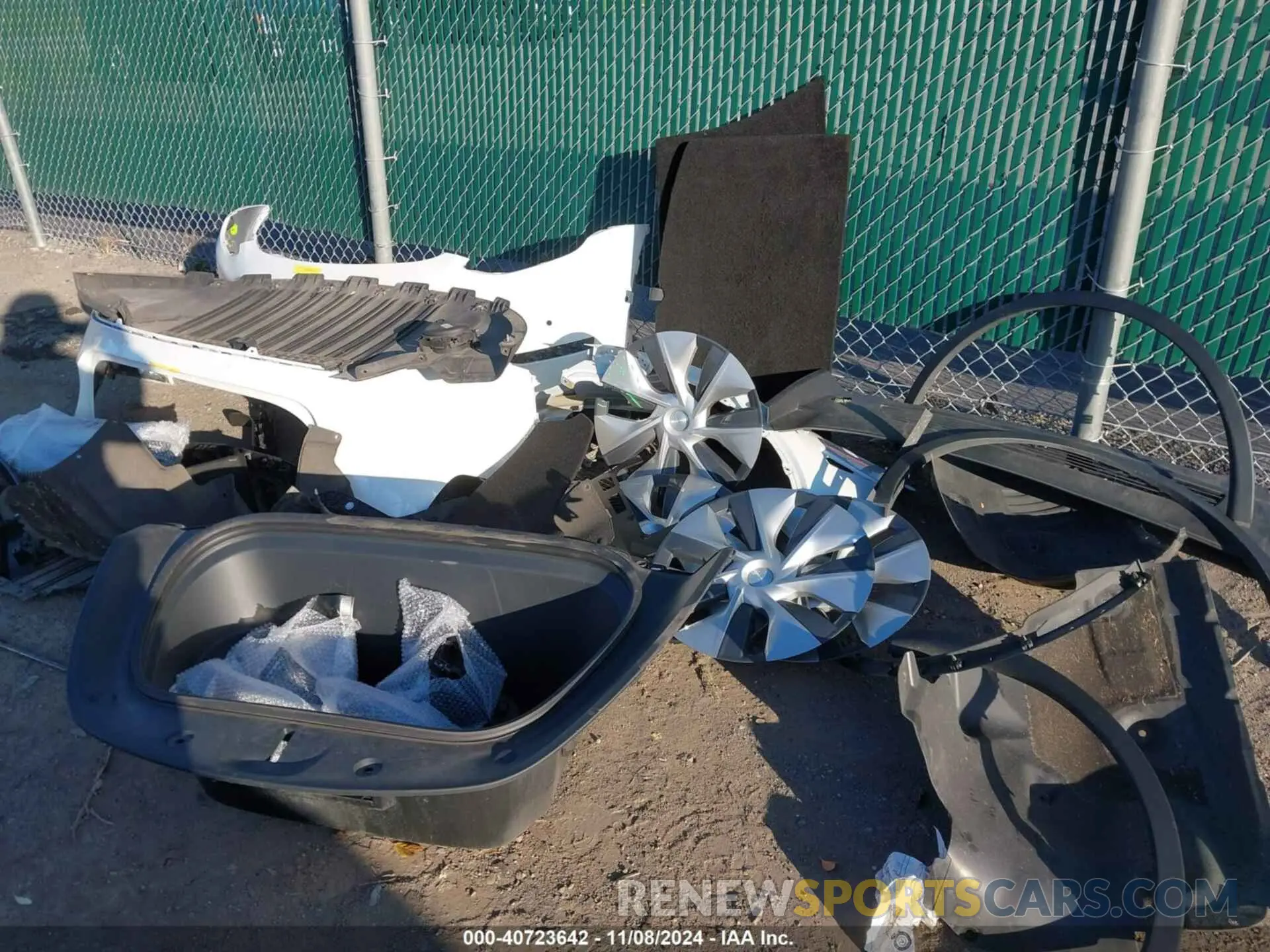 21 Photograph of a damaged car 5YJYGDEEXMF098665 TESLA MODEL Y 2021