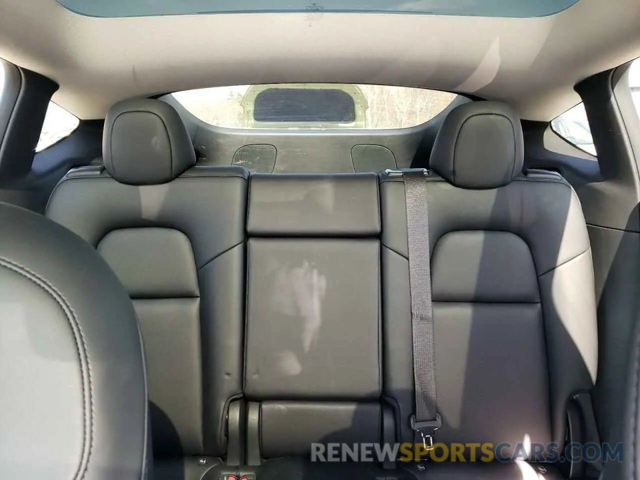 10 Photograph of a damaged car 5YJYGDEEXMF109874 TESLA MODEL Y 2021