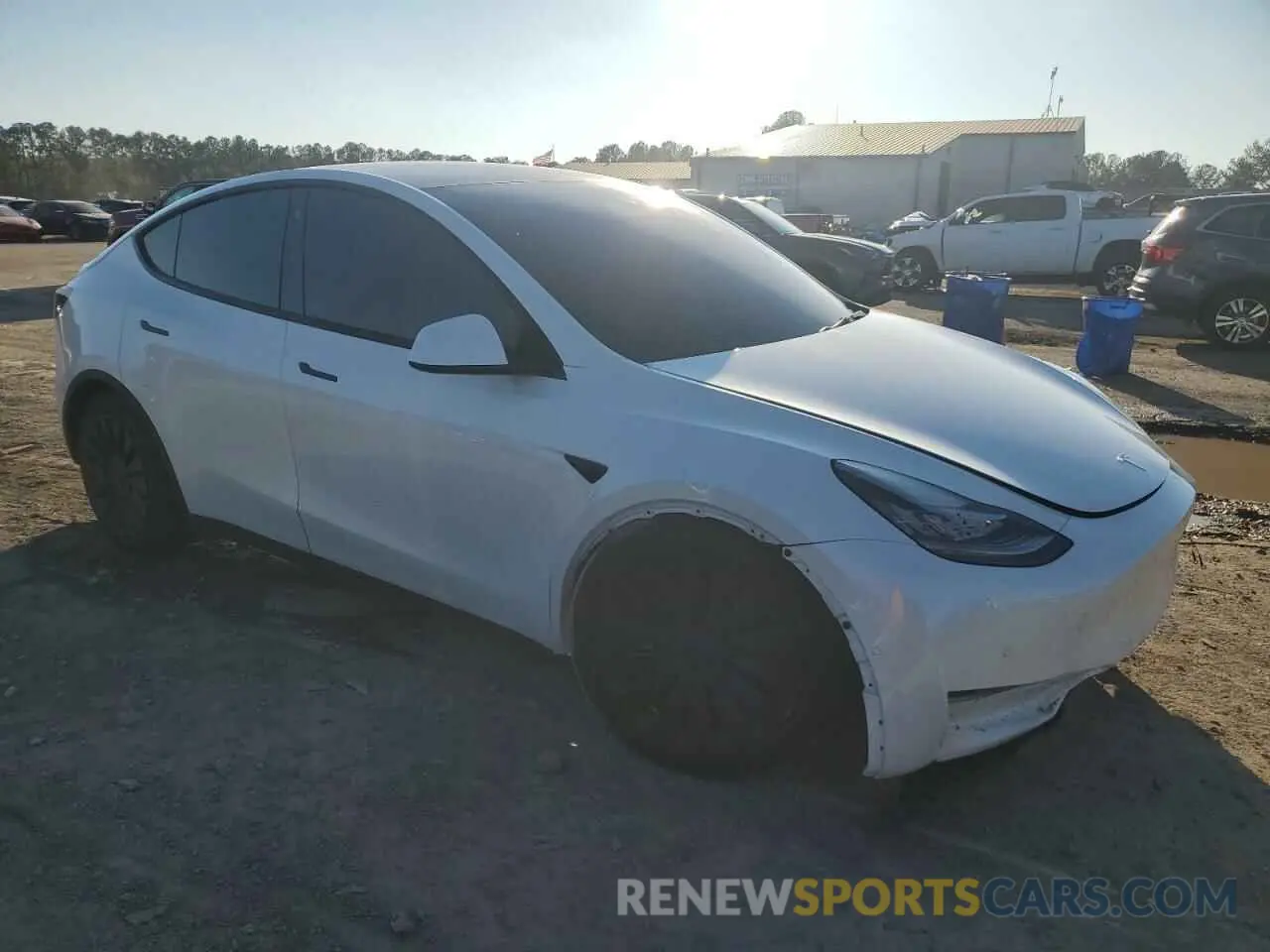 4 Photograph of a damaged car 5YJYGDEEXMF124925 TESLA MODEL Y 2021