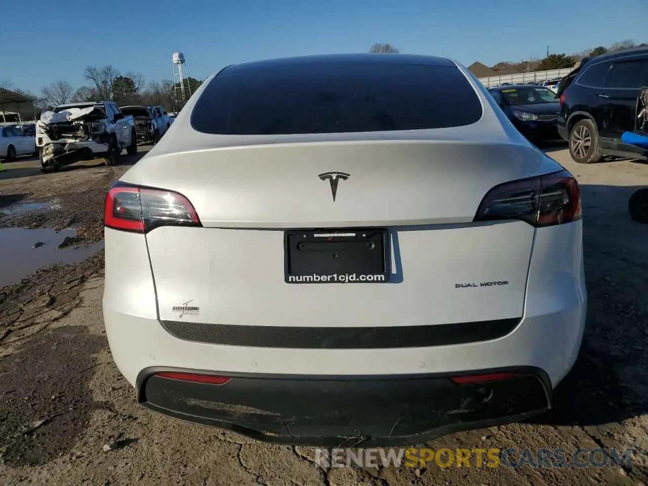 6 Photograph of a damaged car 5YJYGDEEXMF124925 TESLA MODEL Y 2021